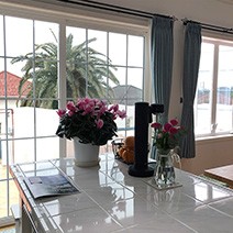 高性能2×4の家にエコガラスは不可欠-キッチンタイル