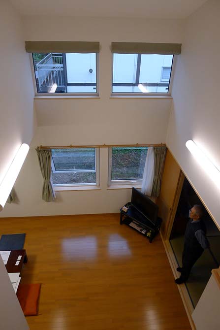 一見小ぶりで中は広々 ぽかぽか高性能ハウス 窓ガラスならエコガラス