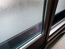 厚さ3mmのガラス２枚＋中空層6mmのエコガラスの内窓を採用